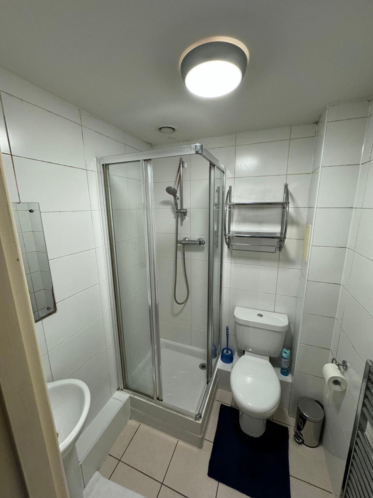 Апартаменты London Gateway Get-Away Хаунслоу Экстерьер фото